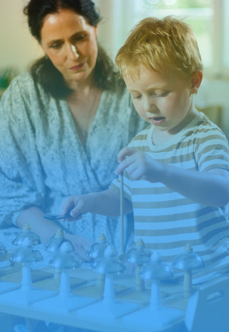 montessori třída, montessori průvodce a student